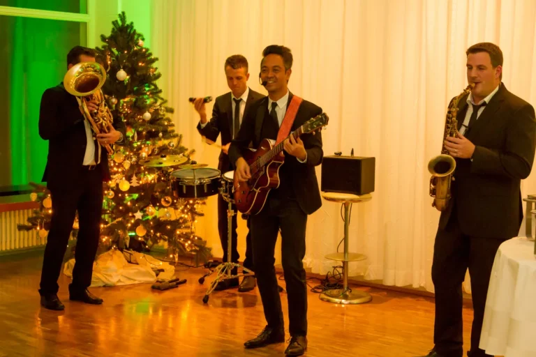 Frohe Weihnachten: Wunschliste und festliche Stimmung für die Feiertage.